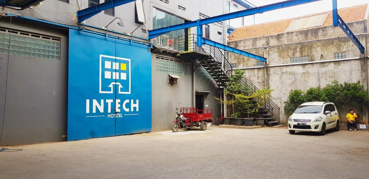 Intech Hostel Bandung Exterior photo